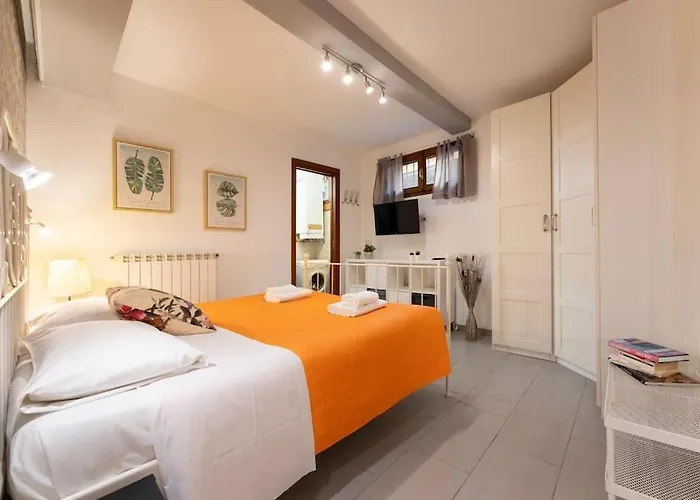 Macci-Sant\' Ambrogio One Bedroom Flat